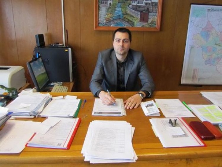 Раздават безплатно котли на пелети и климатици на 2600 семейства заради мръсния въздух в Смолян