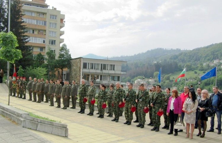 Тържество и водосвет за Деня на Българската армия в 101 Алпийски полк в Смолян, единствен в страната