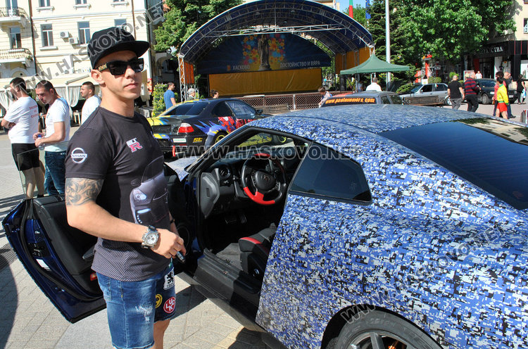 Георги Андонов с тунингования си Нисан