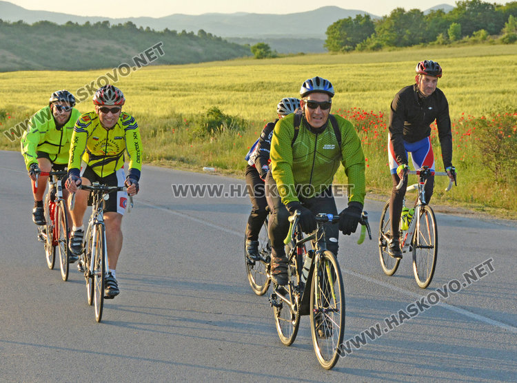 68-годишен колоездач стартира в 308-километрово състезание