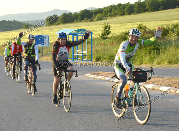 68-годишен колоездач стартира в 308-километрово състезание