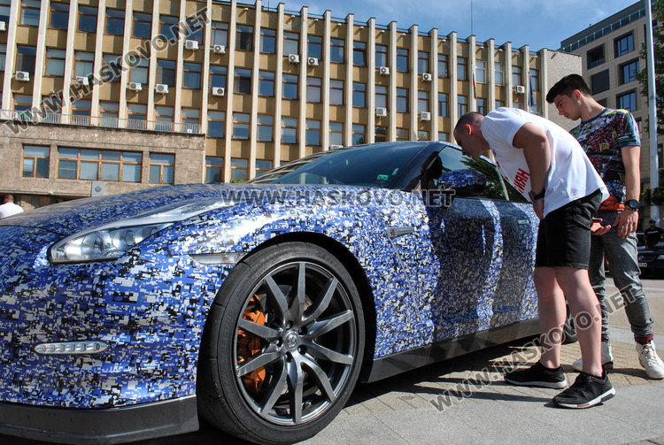  Тунинговани автомобили и мотори украсиха площада в Хасково 