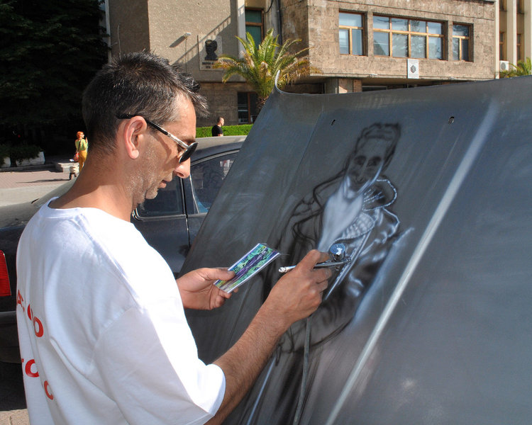 4100 лева в благотворителните кутии за Кристиян на тунинг шоуто 