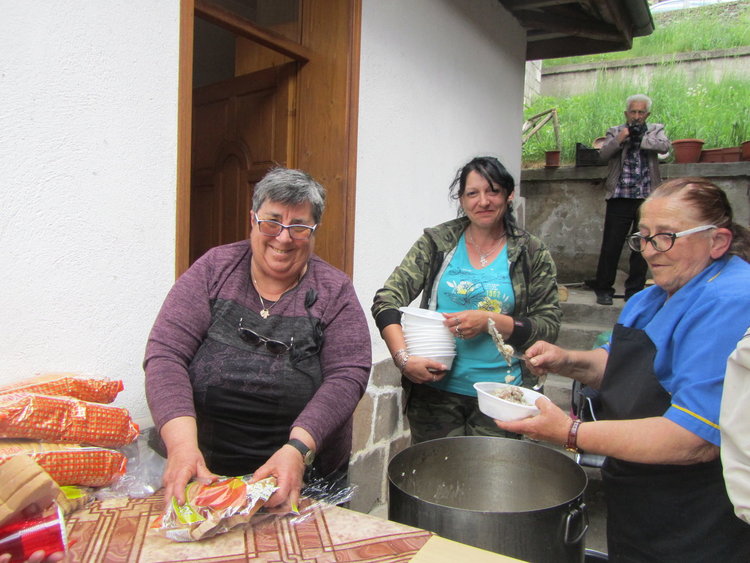 160 години и храмов празник отбеляза църквата „Св. Георги Победоносец“ в Смолнян