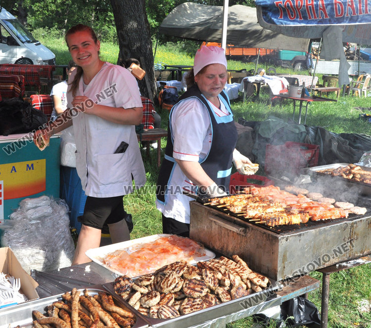 Въртят стотици чевермета край Широка поляна за Хадърлез 