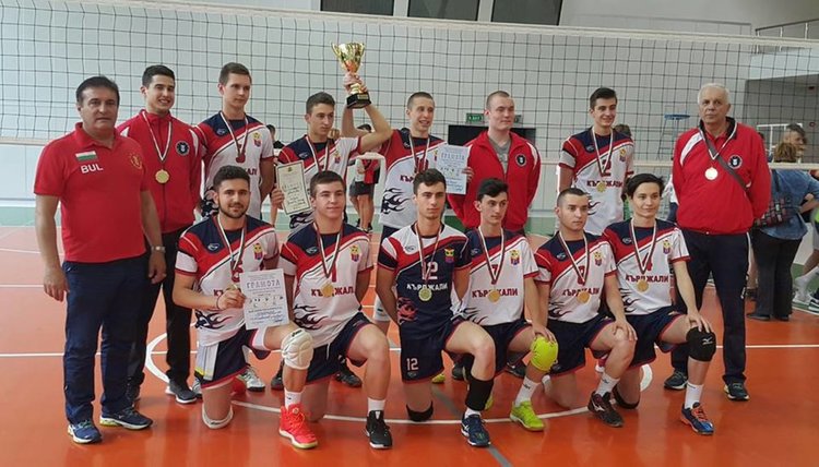 Републиканско злато за  волейболистите от „Славейков“,  юноши 11-12 клас