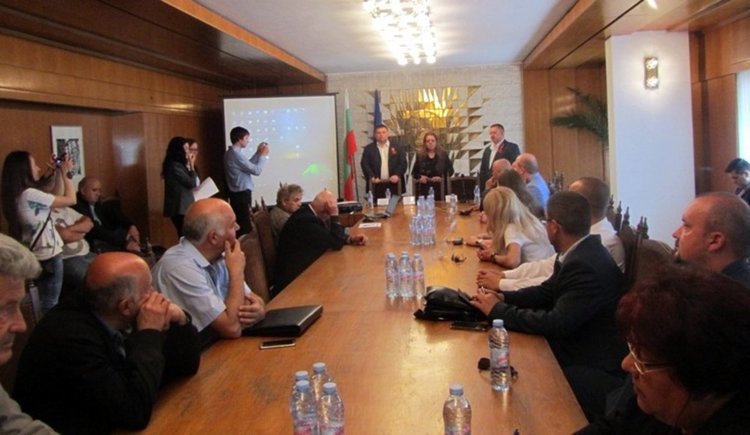 На среща в Общината обсъдиха развитието на алтернативното земеделие в Смолян