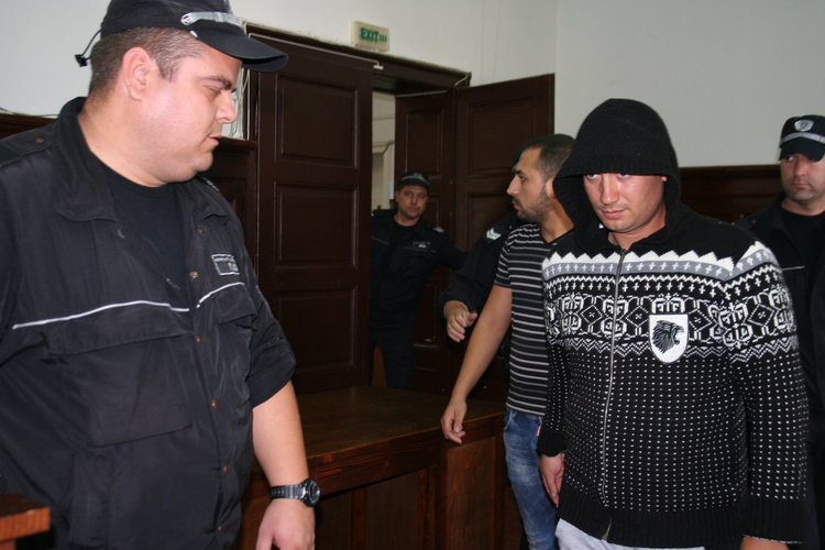 Албенко Методиев застава днес пред съда като единствен обвиняем по делото за мега измамата в Дебър