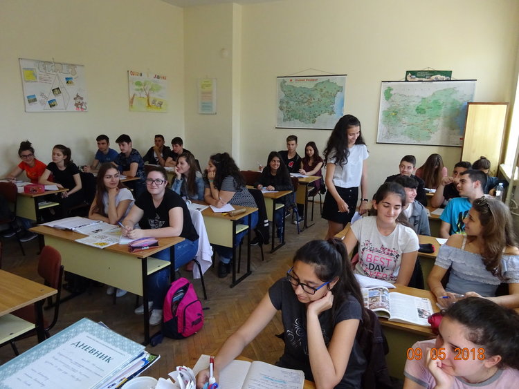 ПМГ с нов директор за един ден