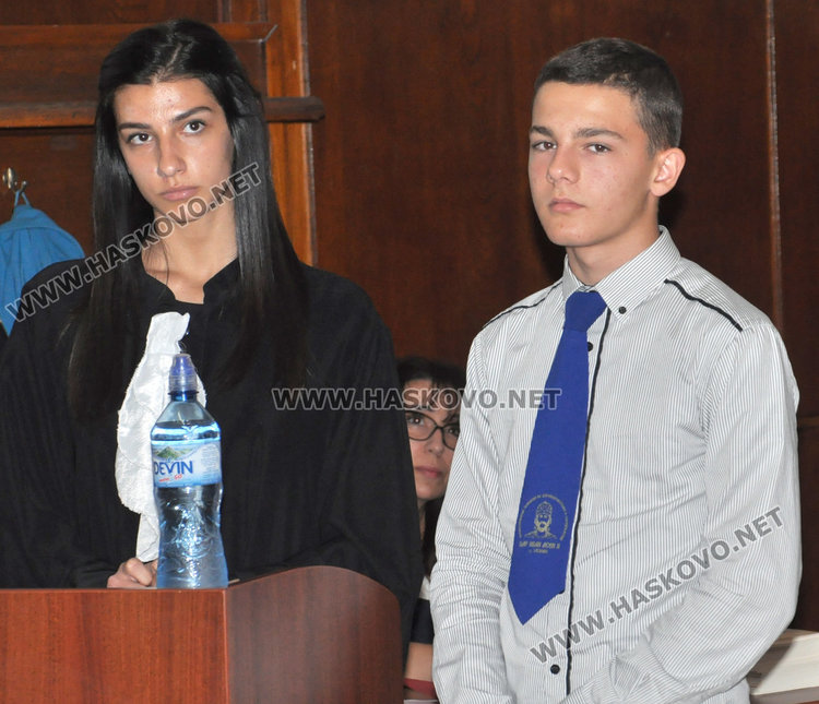 подсъдимият и неговата адвокатка