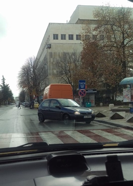 Как си паркираме в Димитровград или „войната по пътищата“