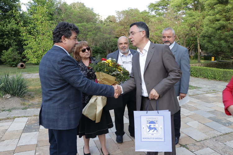 Радио „Кърджали“ вече стъпва уверено, направи две години