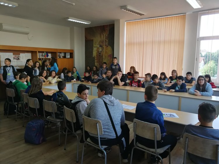 Ученици управляваха ОУ "Алеко Константинов" за един ден