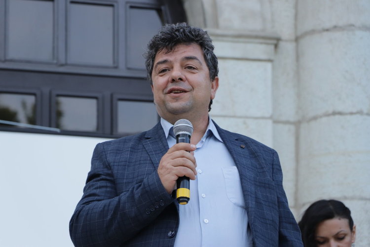 Радио „Кърджали“ вече стъпва уверено, направи две години