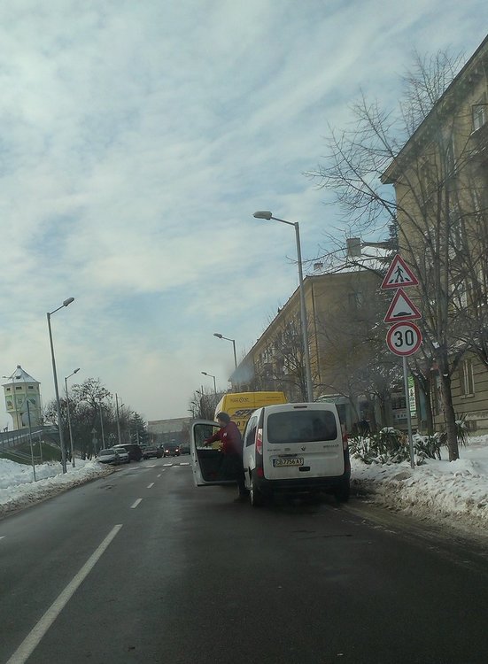 Как си паркираме в Димитровград или „войната по пътищата“