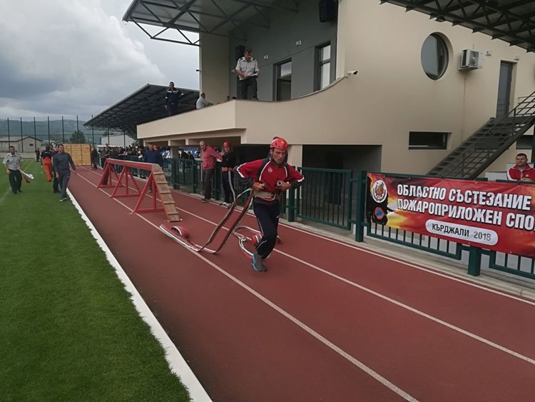 Отборът на Подкова първенец в състезание по пожаро-приложен спорт