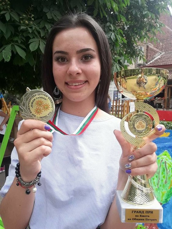 Златен медал, купа и Гранд при на кмета на Петрич за Анелия Крумова