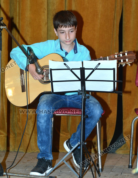 Гайдарчета поведоха Празника на младия талант в Хасково