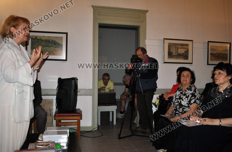 Пропуснаха името на фотографа сред авторите на сборник за Валентин Кузминов