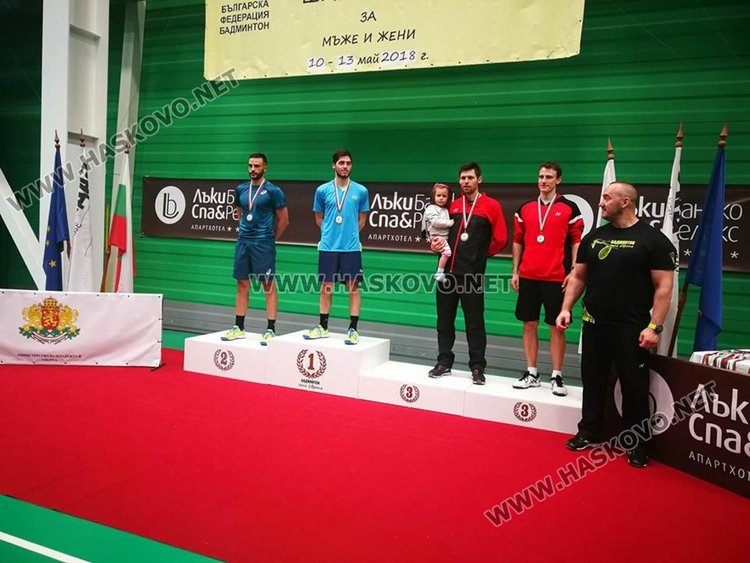 Пейо Бойчинов е републикански вицешампион по бадминтон, с Панев – сребърни на двойки