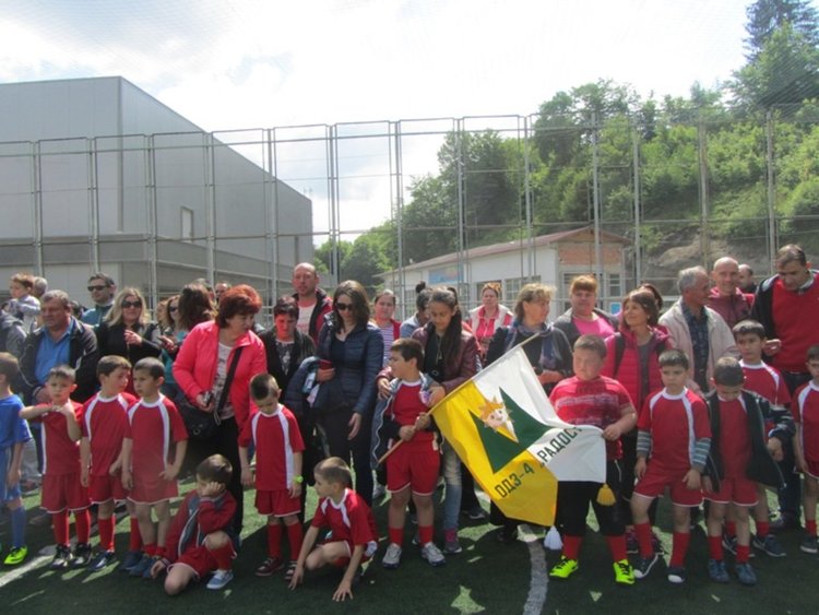 Седем детски градини в Смолян се бориха за купата във футболен турнир