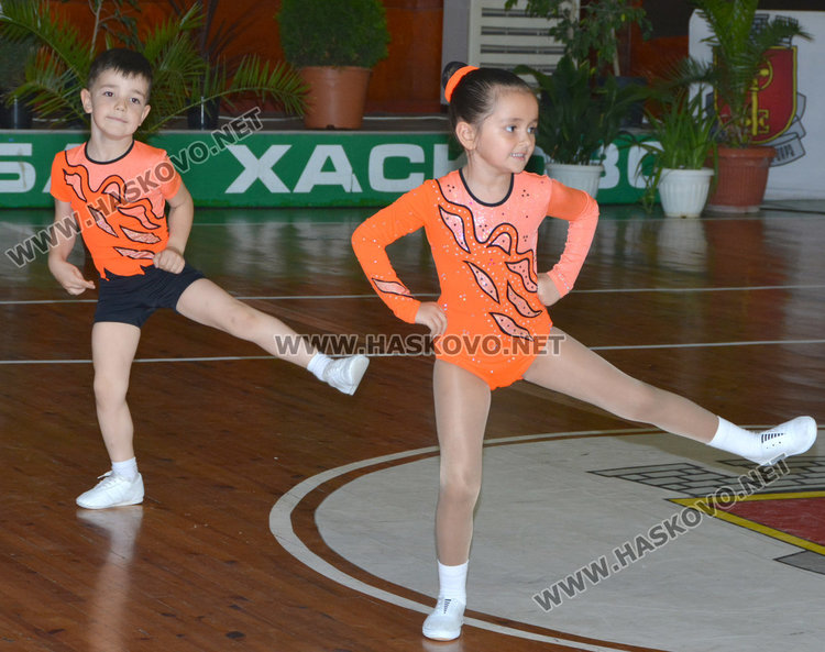  200 посягат към  Купата на Хасково по аеробика