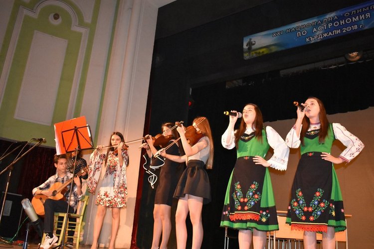 Рок вариант на „Девойко мари хубава” сътвориха музиканти от Езиковата