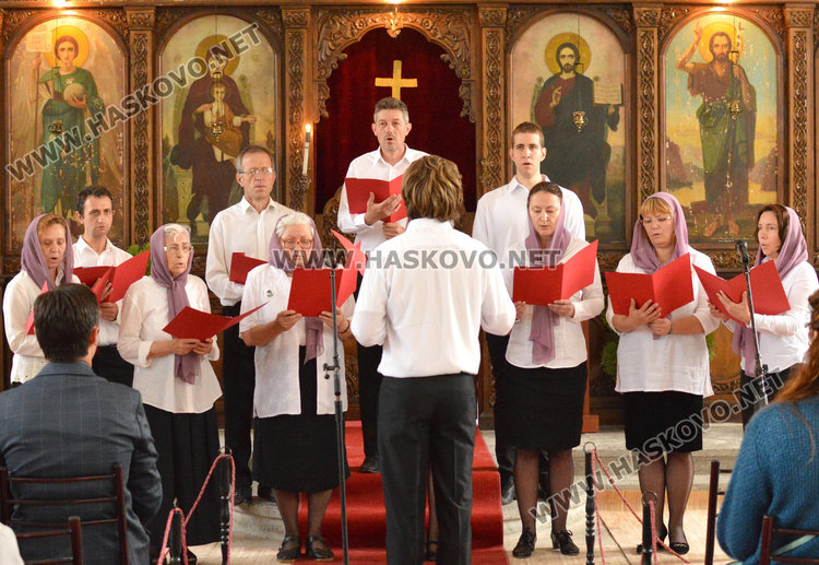 Школата по източно църковно пеене със специална награда от дядо Наум