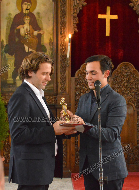 Школата по източно църковно пеене със специална награда от дядо Наум