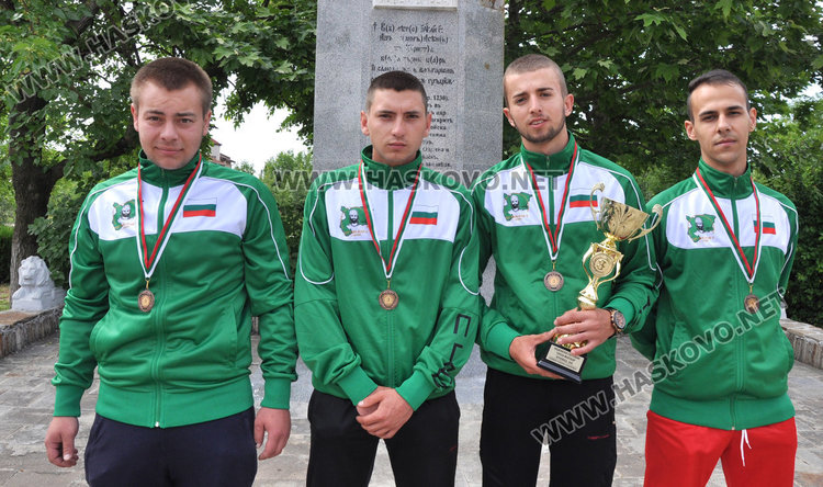 Отборът на ПГДС в Хасково