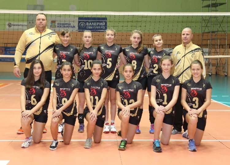 Инфарктни мачове играха юношите и девойките на волейболна Арда и се увенчаха с успех