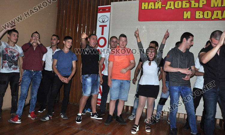 Три паралелки завършиха ПГССТ