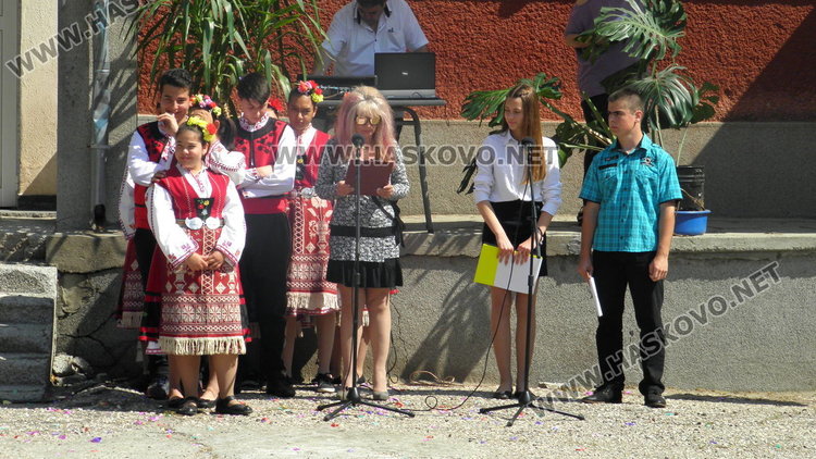 ПГ "Проф. д-р Асен Златаров" изпрати своите абитуриенти