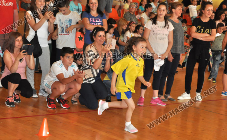 80 деца и родители в състезание за Деня на спорта