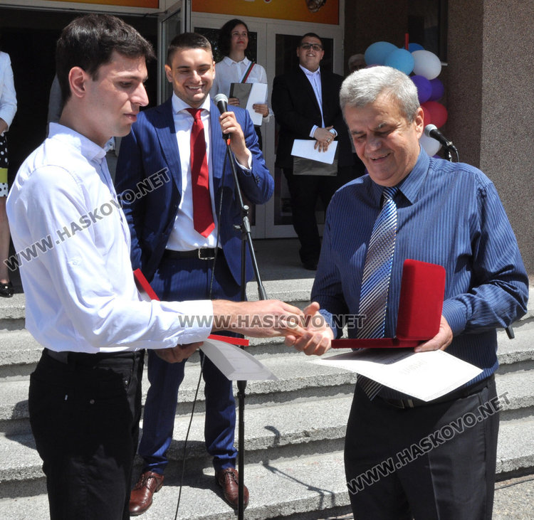 Александър Георгиев (вляво)