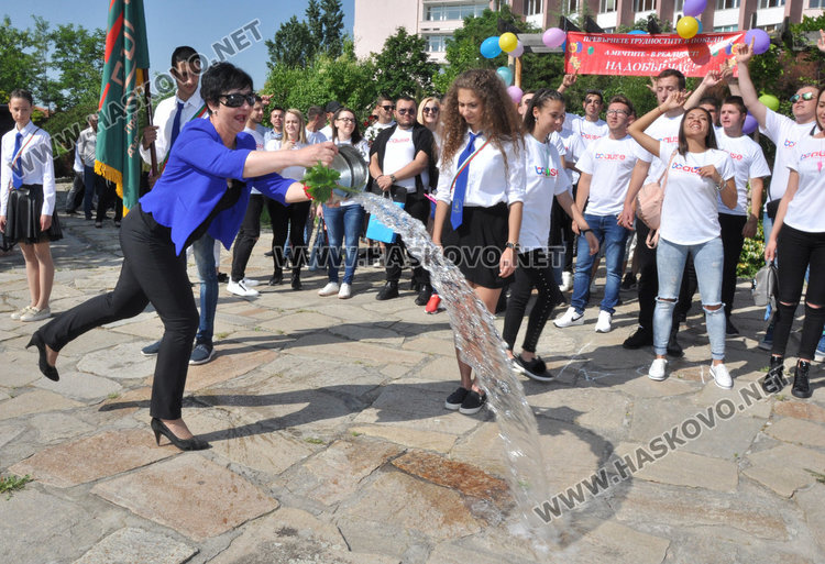 Мариела Златева към випуск 2018 на ПГДС: Не спирайте да променяте света!