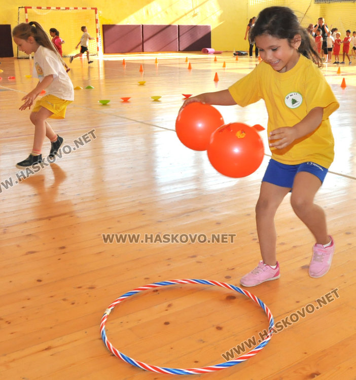 80 деца и родители в състезание за Деня на спорта