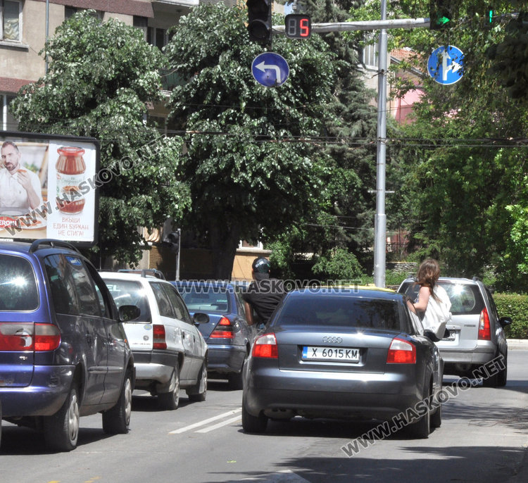 21 глоби за абитуриенти и висене по прозорците на коли