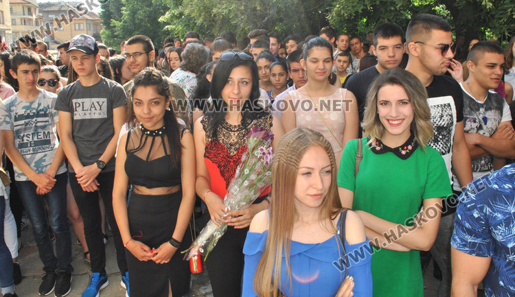 ФСГ изпрати 137 абитуриенти, Анелия Руменова получи наградата „Атанас Буров“