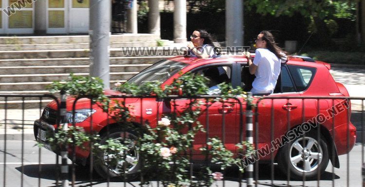 21 глоби за абитуриенти и висене по прозорците на коли