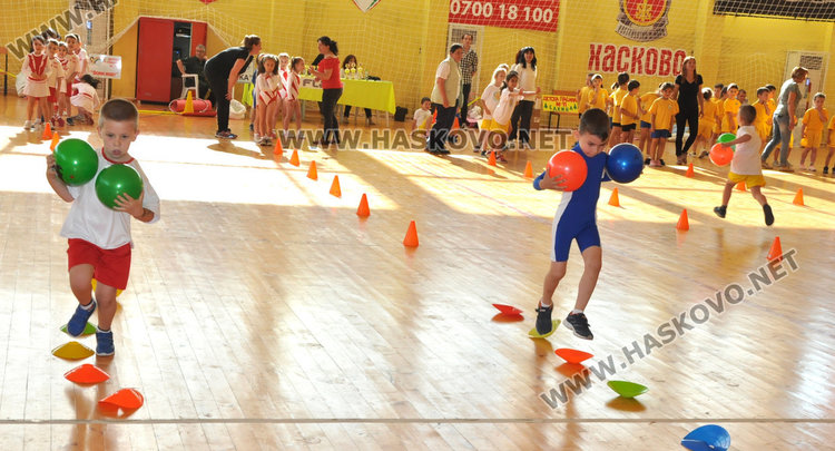 80 деца и родители в състезание за Деня на спорта