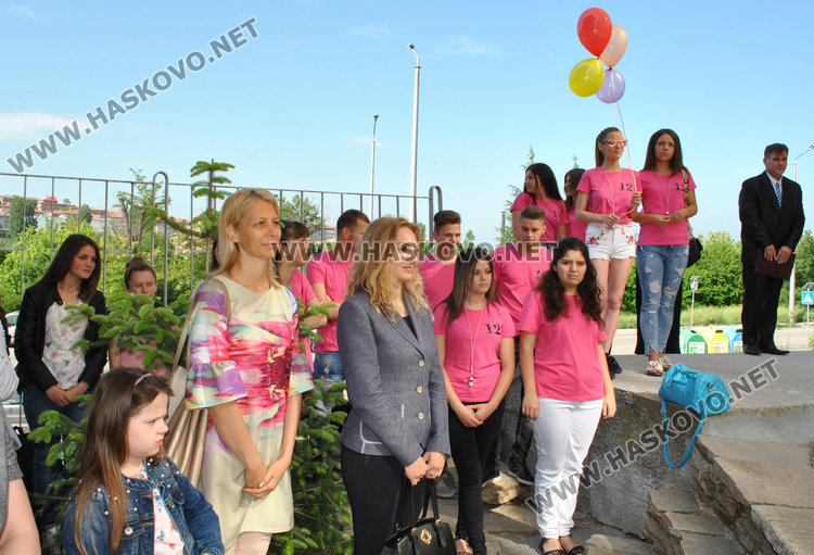 ФСГ изпрати 137 абитуриенти, Анелия Руменова получи наградата „Атанас Буров“