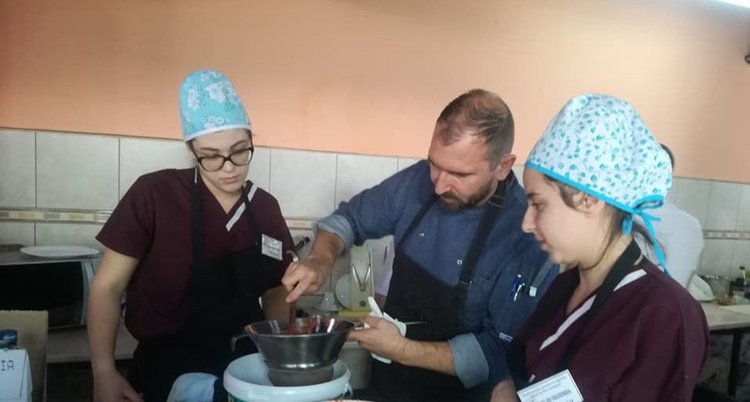 Златаровци  приготвиха вълшебни гурме ястия под ръководството на шеф Андре Токев