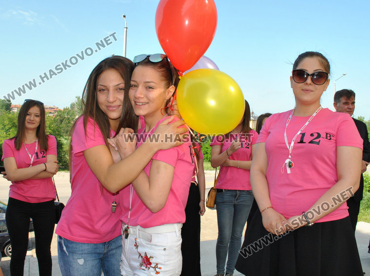 ФСГ изпрати 137 абитуриенти, Анелия Руменова получи наградата „Атанас Буров“