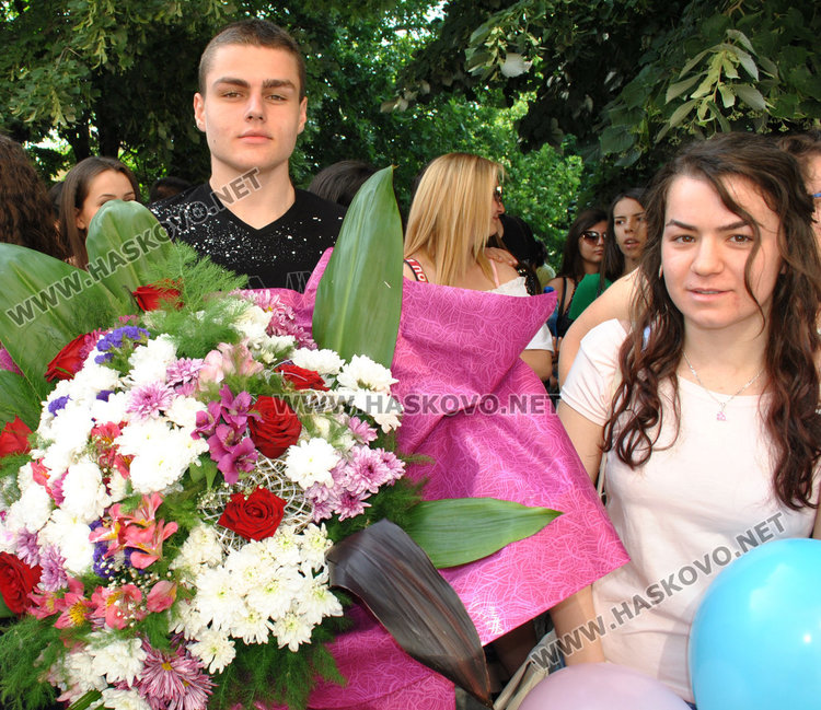 ФСГ изпрати 137 абитуриенти, Анелия Руменова получи наградата „Атанас Буров“