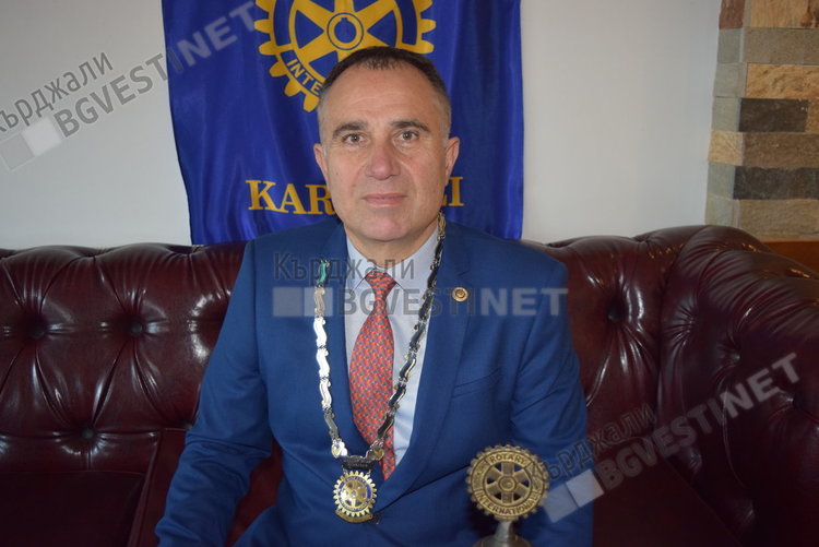 Сабахатин Гьокче като президент на Ротари клуб