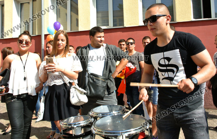 Със златни медали изпрати двама от абитуриентите си Гимназията по туризъм