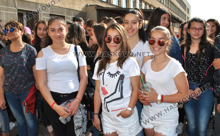 ФСГ изпрати 137 абитуриенти, Анелия Руменова получи наградата „Атанас Буров“