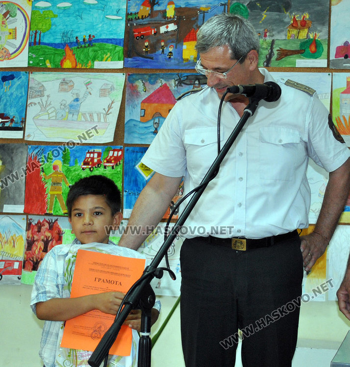 86 деца показват пожари и наводнения, 20 отиват на национален конкурс 