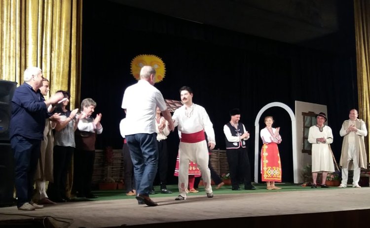 Премиерата на "Женско царство" препълни салона на читалището